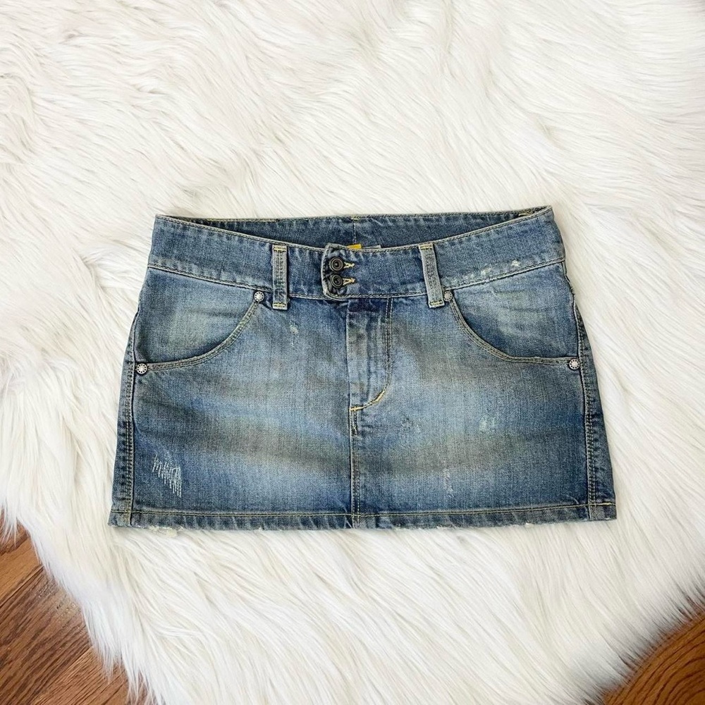 Vintage Y2K micro mini skirt 🤍 by Up Star